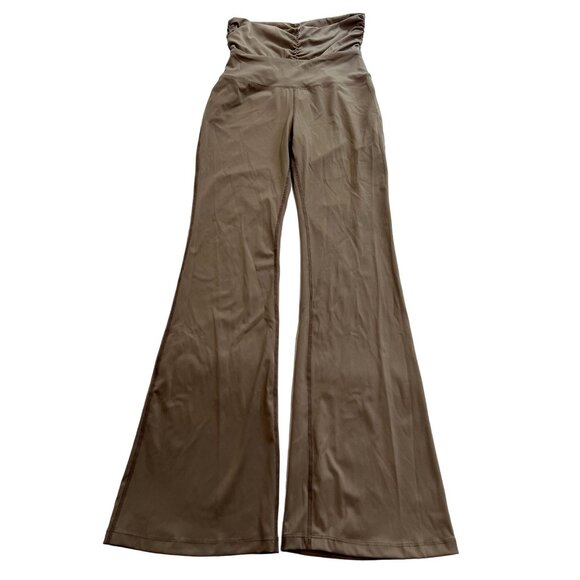 NWT Cider Sporty CiderAIRY Low Rise Solid Ruched Flared Leggings in Grey - Picture 1 of 6